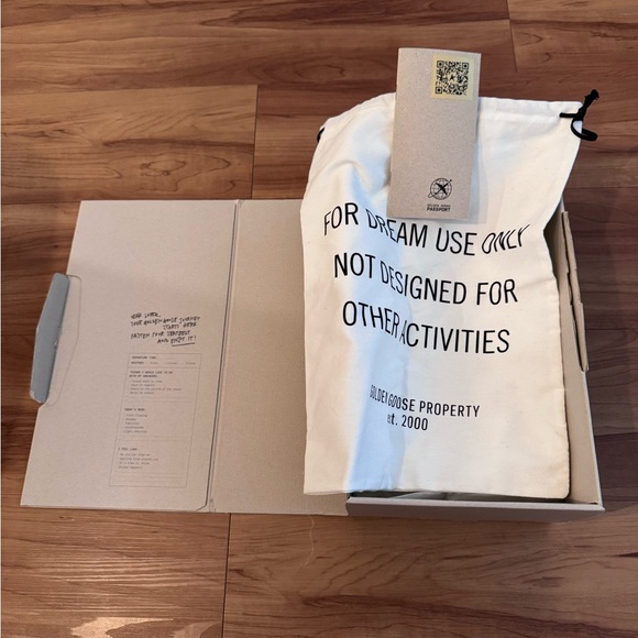 Golden Goose Size 44 RUNNING DAD - Picture 3 of 4